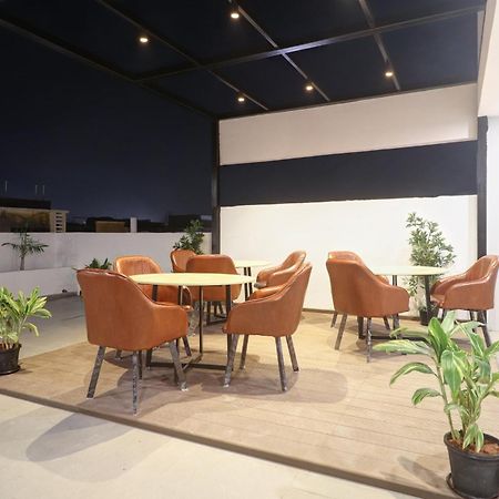Super Townhouse Rcc Pride Otel Haydarabad Dış mekan fotoğraf