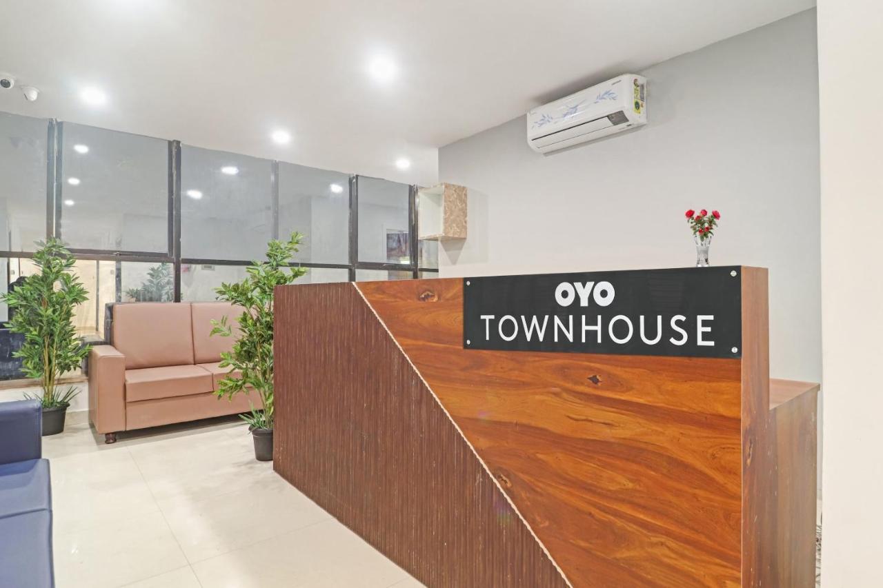 Super Townhouse Rcc Pride Otel Haydarabad Dış mekan fotoğraf