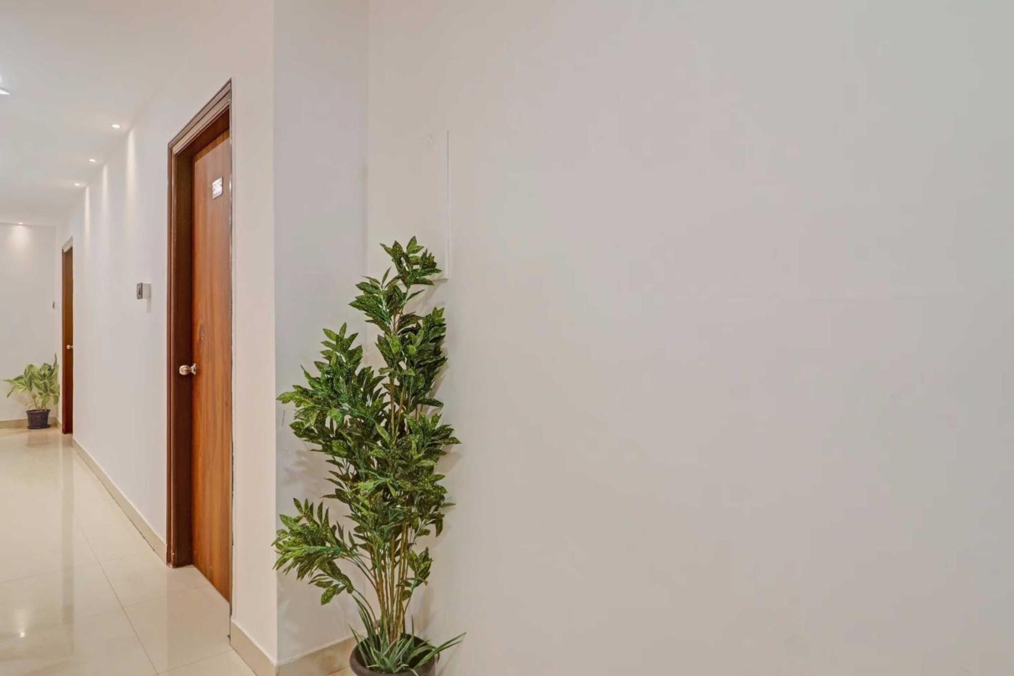 Super Townhouse Rcc Pride Otel Haydarabad Dış mekan fotoğraf